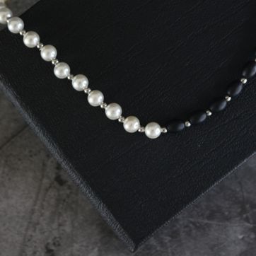 Collar perlas y cristal negro. - imagen 1