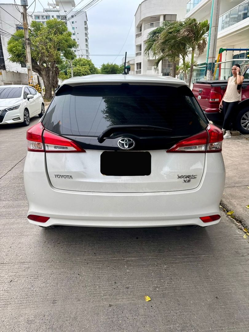 TOYOTA YARIS HATCHBACK XS 2021