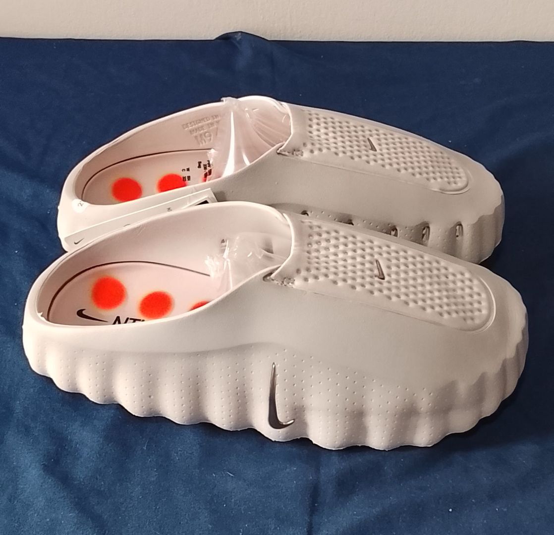 NIke Mind 001