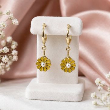 Imagen del producto  Aretes colgantes flor amarilla