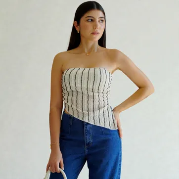 Imagen del producto Blusa asimetrica straple