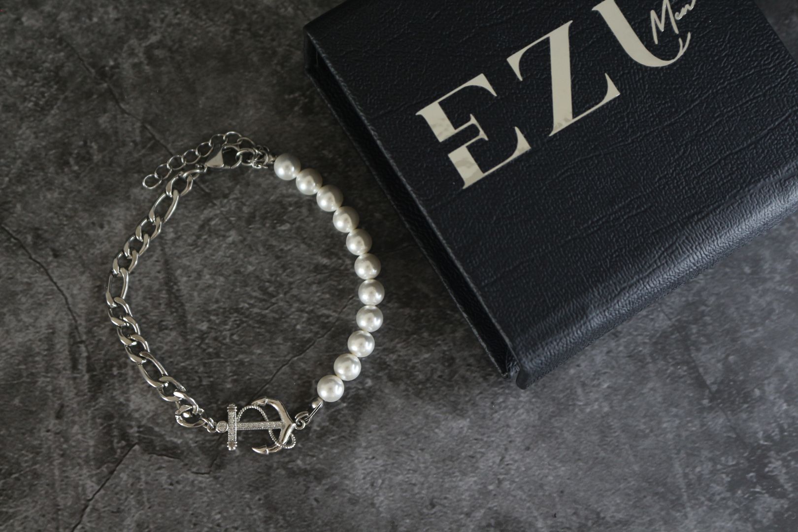 Pulsera ancla + perlas