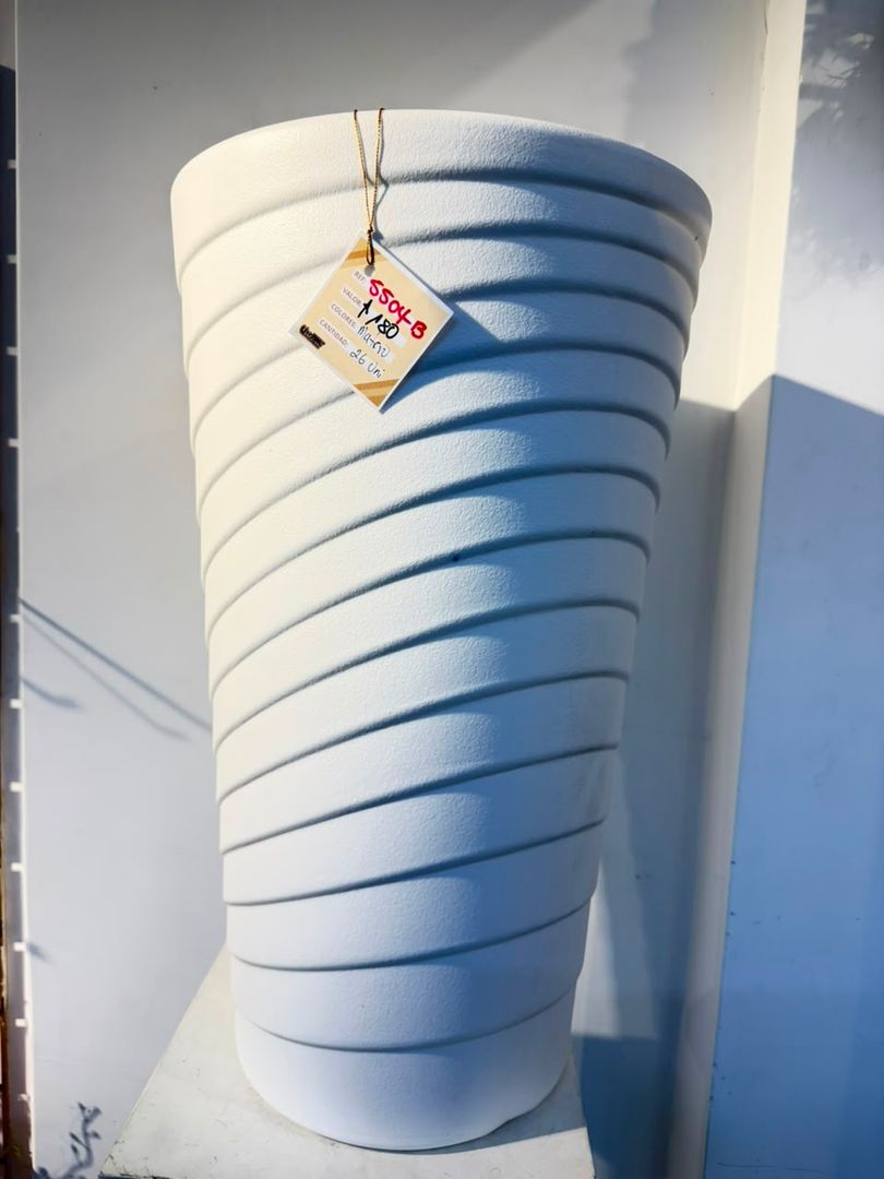 MATERO PLASTICO BLANCO TALLADO EN ESPIRAL