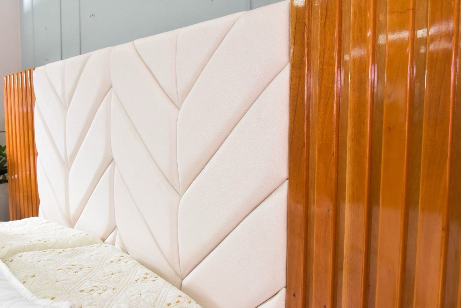 CAMA PERLA 160 TAPIZ PERLA DE ALETAS	