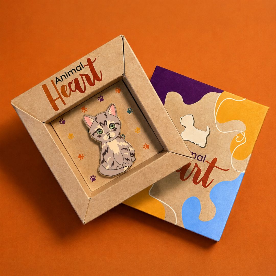 PIN GATO BEIGE ATIGRADO