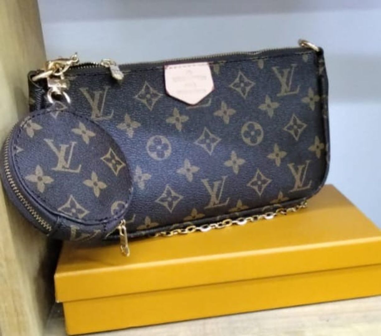 Cartera LV 