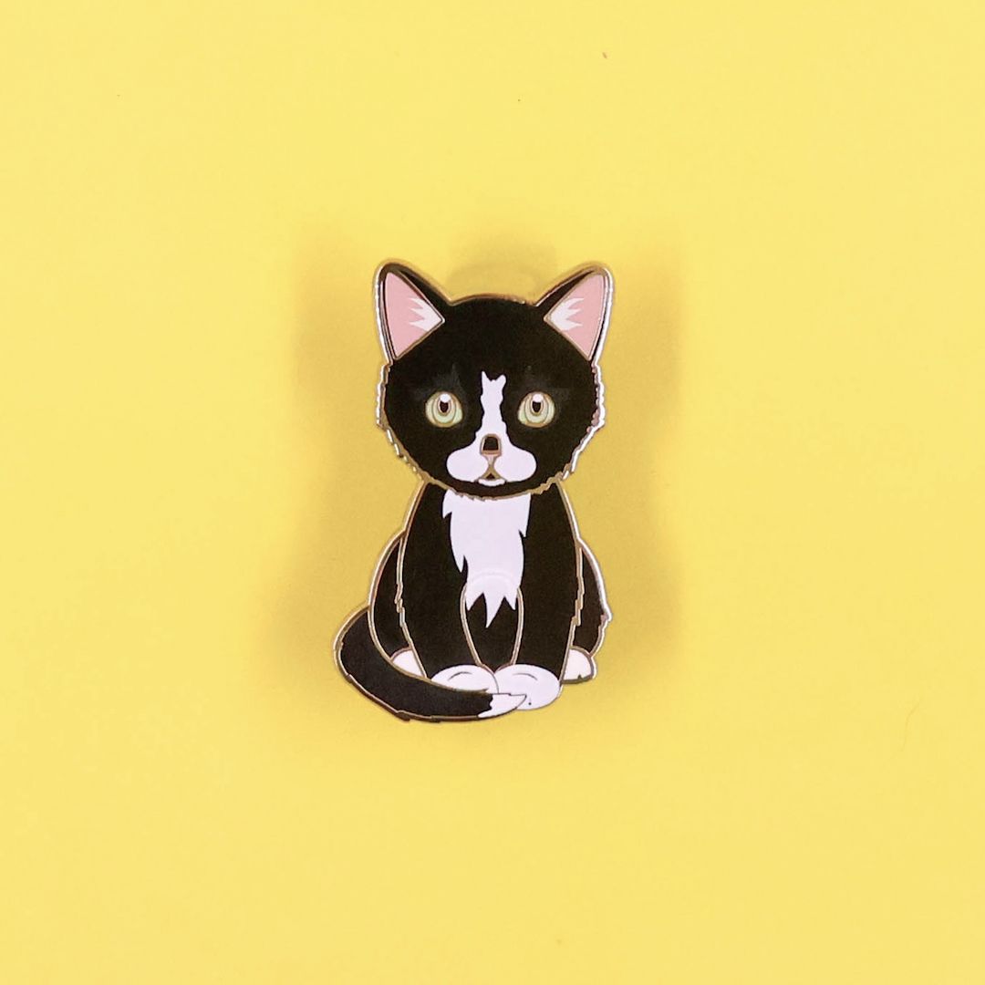 PIN GATO NEGRO BLANCO