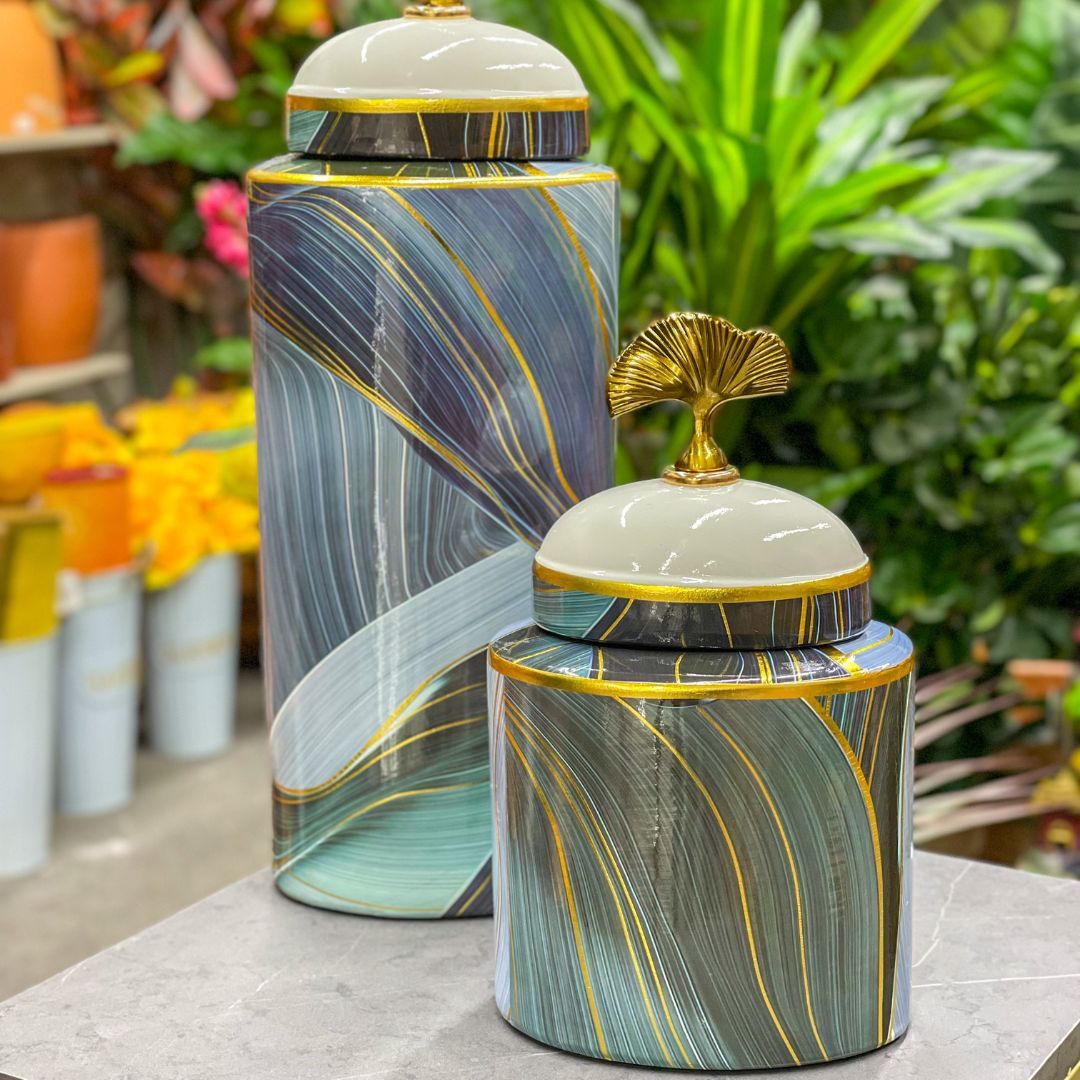 Anfora porcelana azul con dorado 