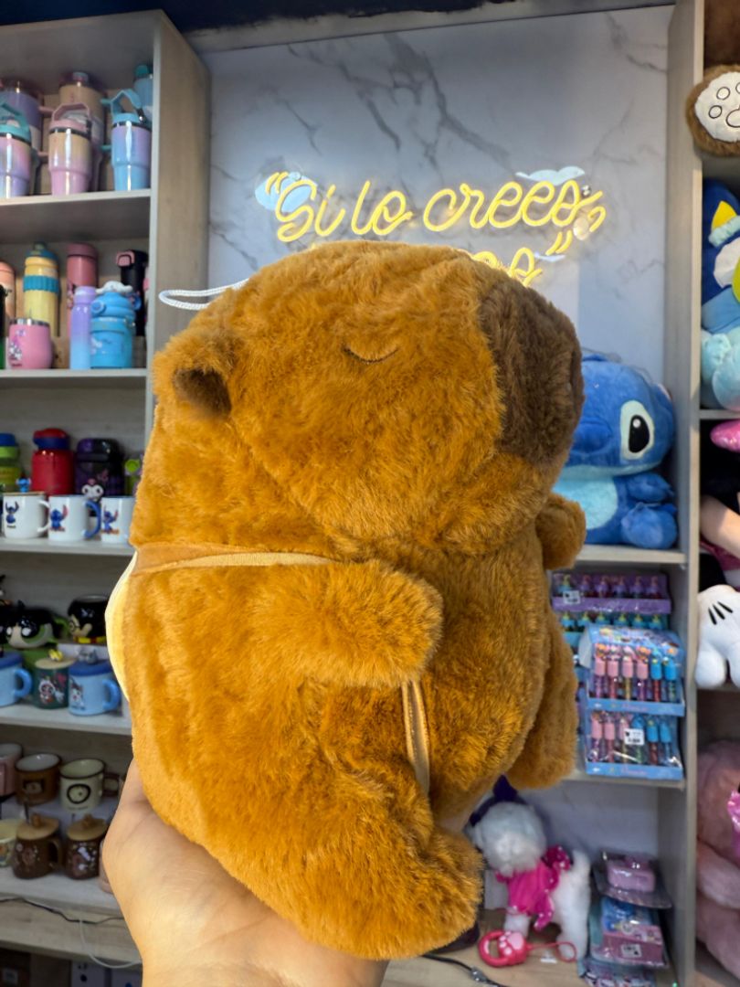 PELUCHE CAPIBARA DONITA