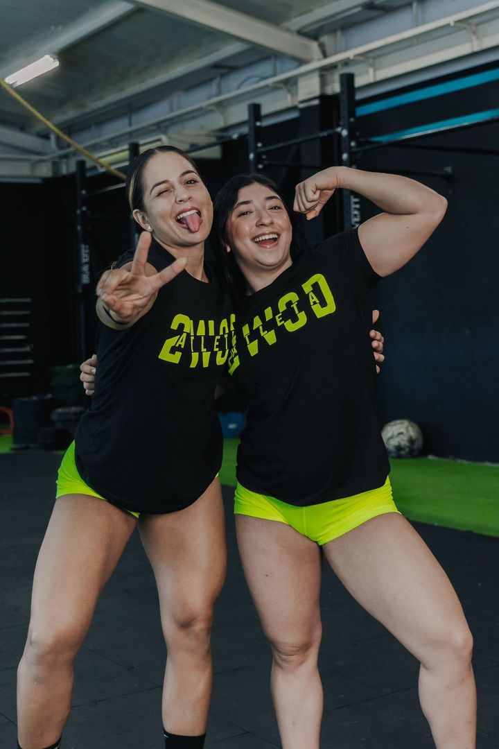 T- SHIRT   ATLETA DAMA NEGRO - AMARILLO NEON