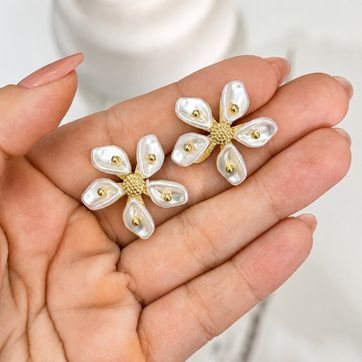 Imagen del producto Arete flor blanca 