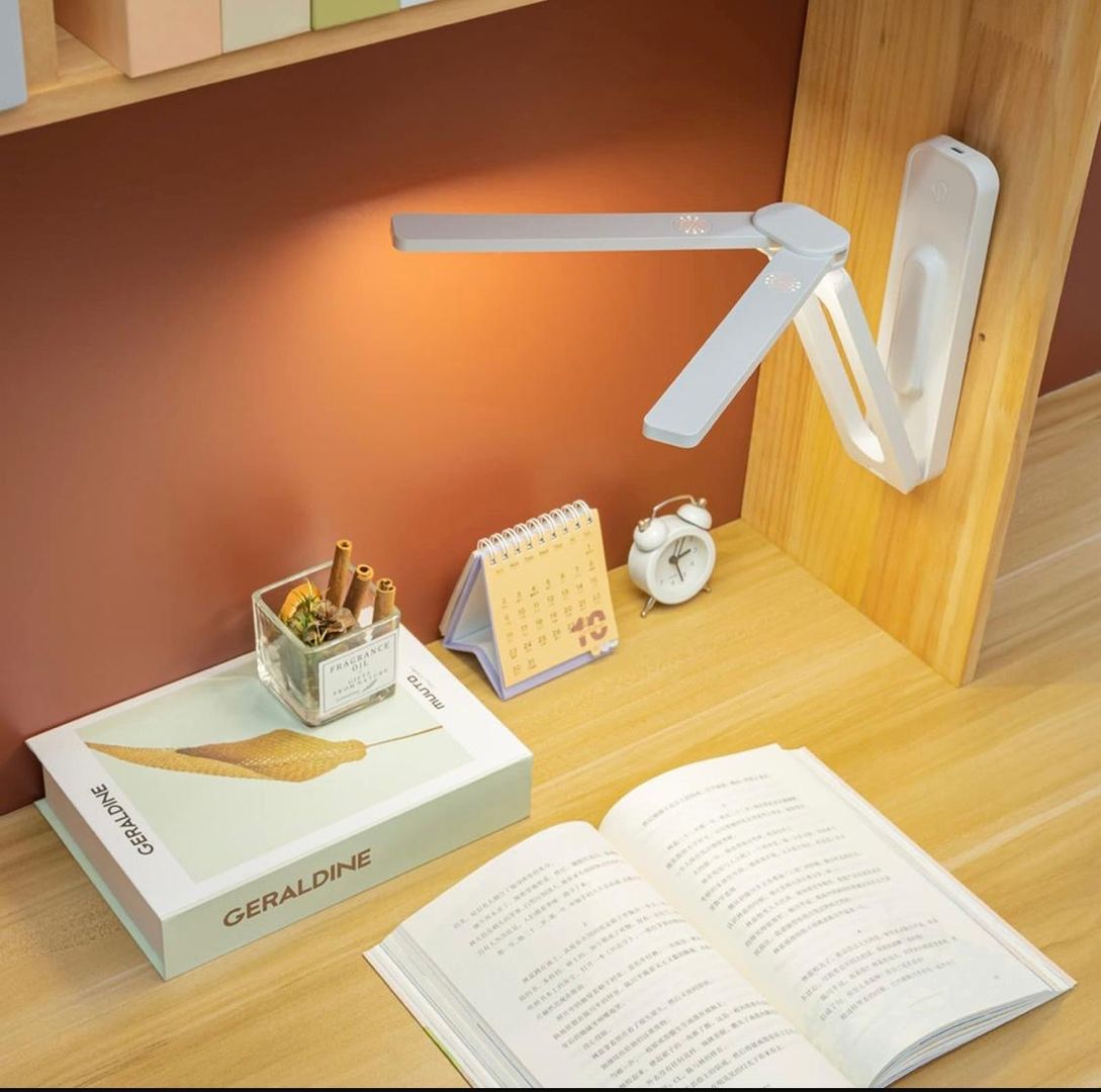 Lámpara de escritorio LED plegable