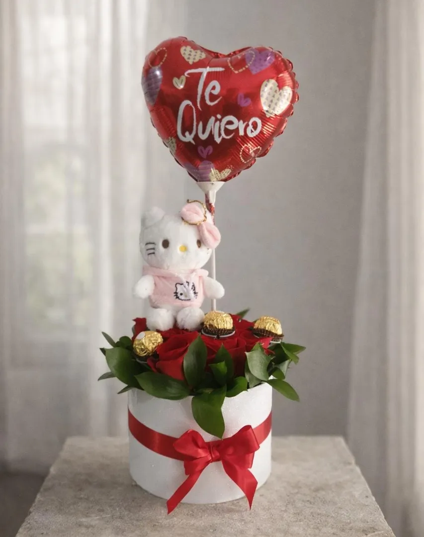 caja de 9 rosas, 3 ferrero y muñeco sujeto a disponibilidad