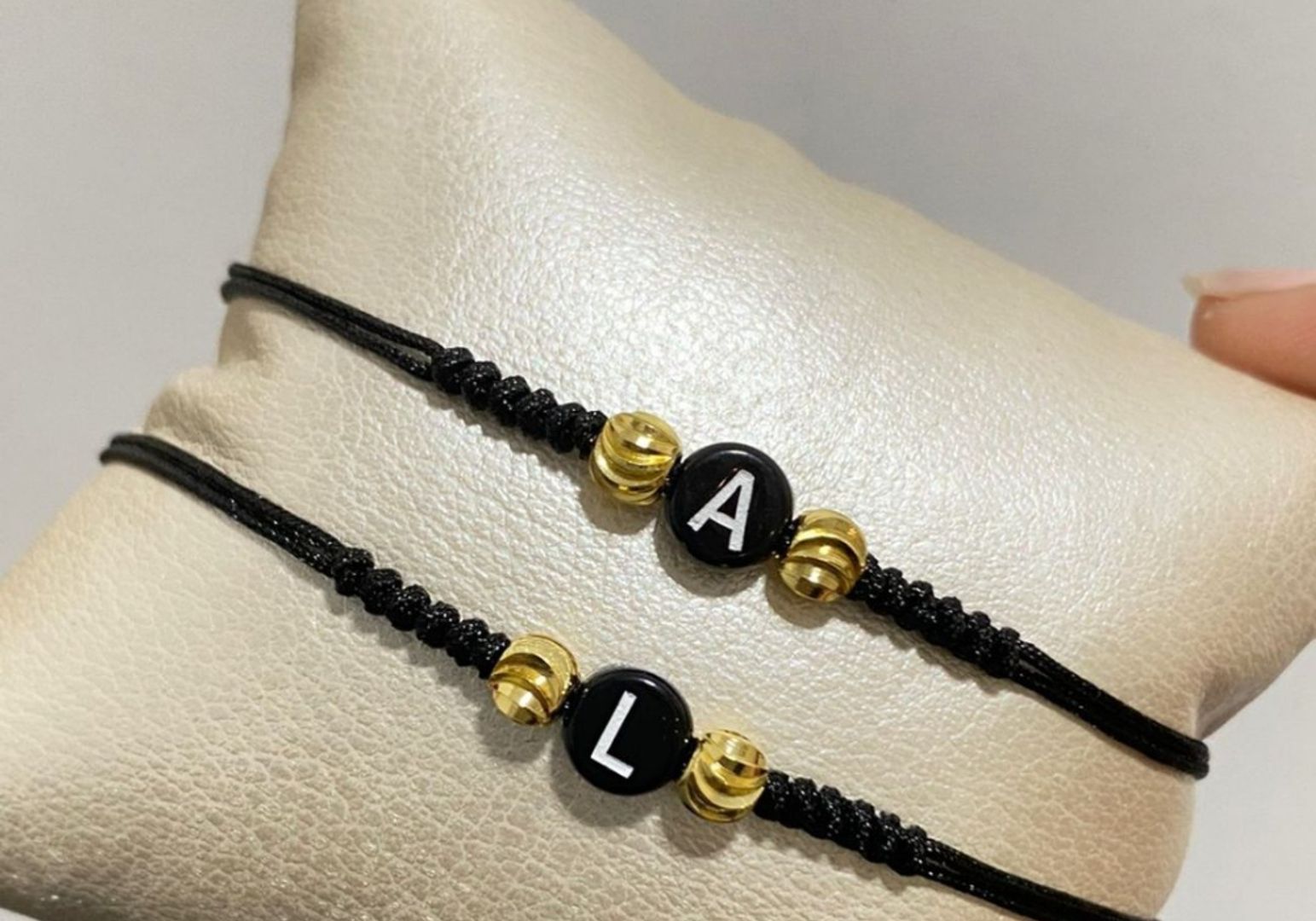 Par pulseras letra inicial balin italiano 4mm
