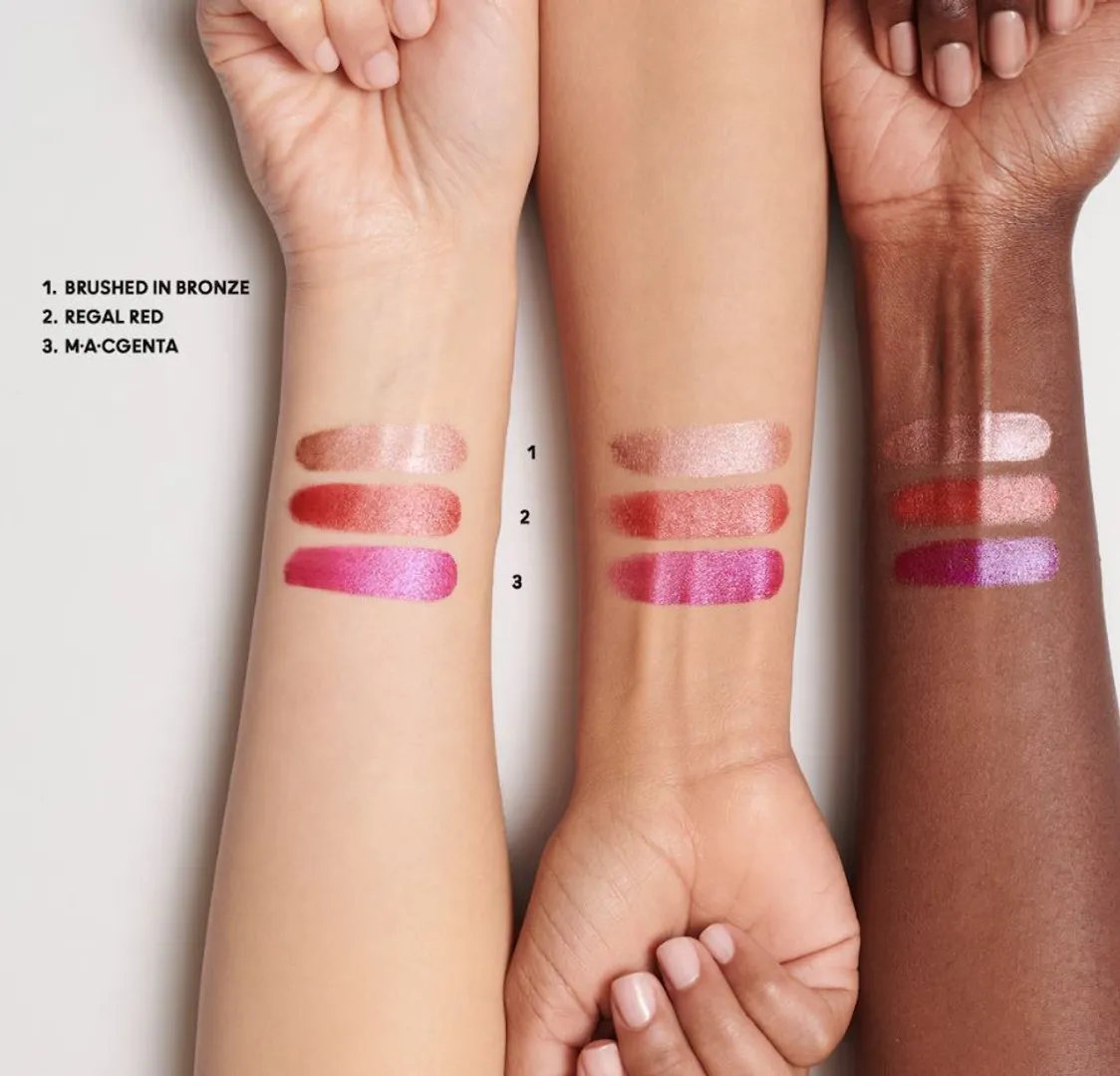 MAC FROST LIPSTICK / GIFT OF GOLD