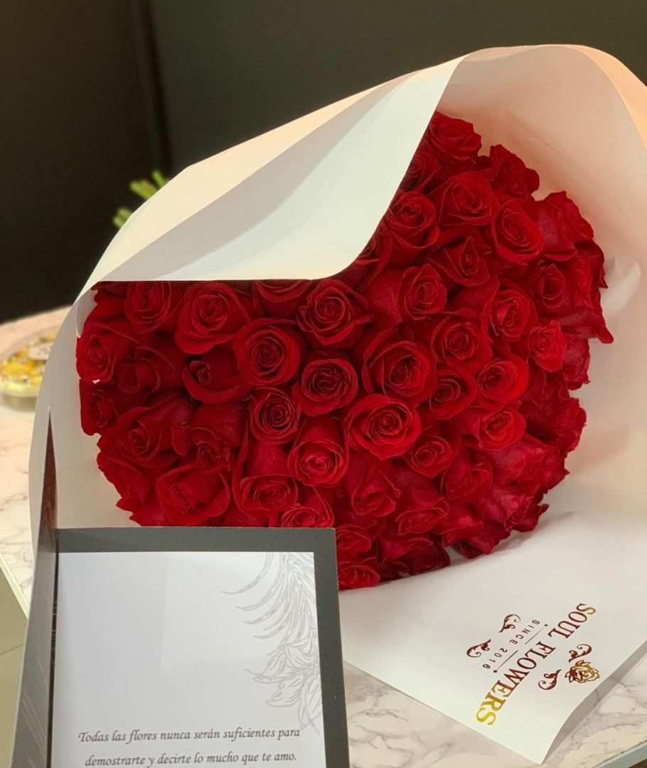 BOUQUET POR 100 ROSAS TRADICIONALES