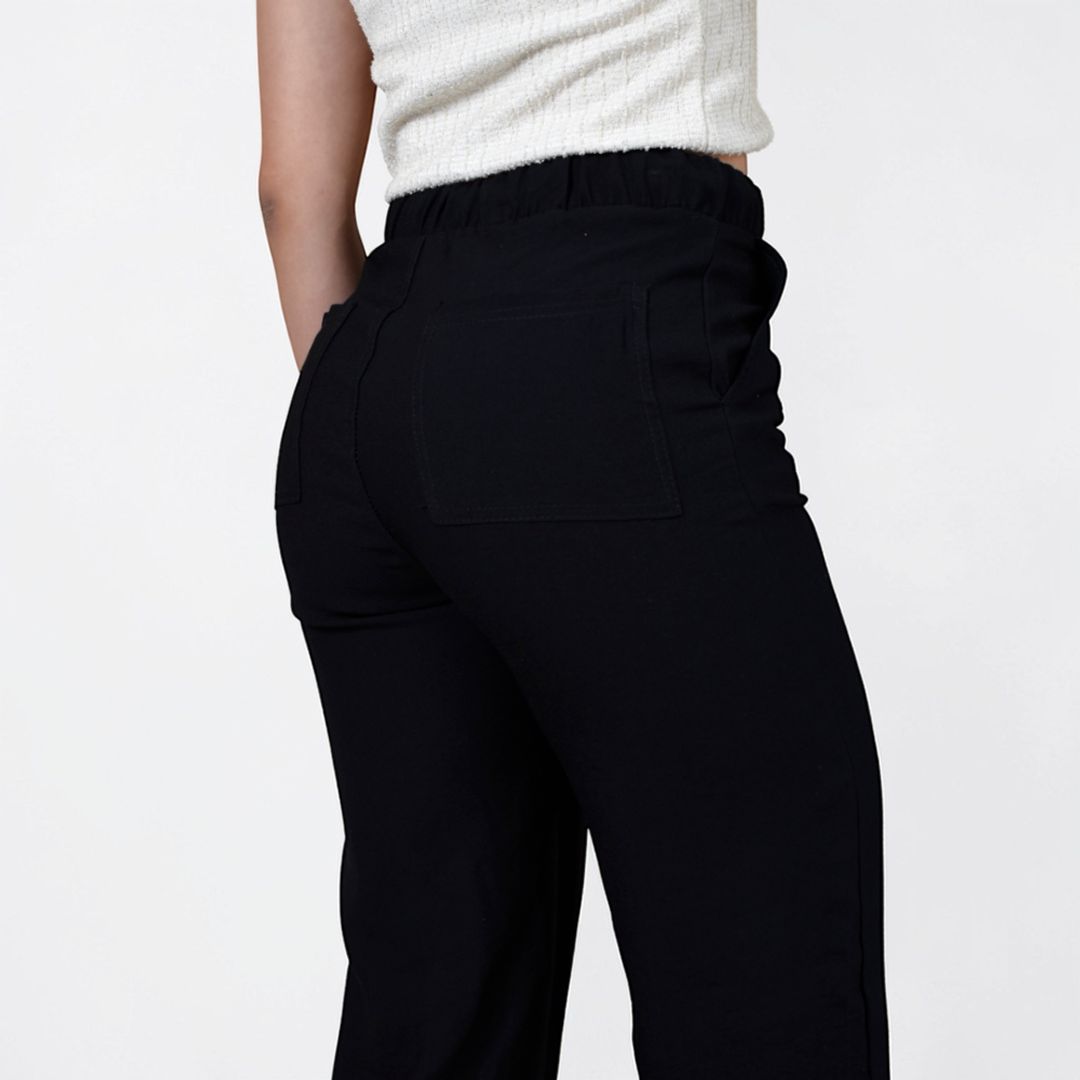 Pantalon basico con correo