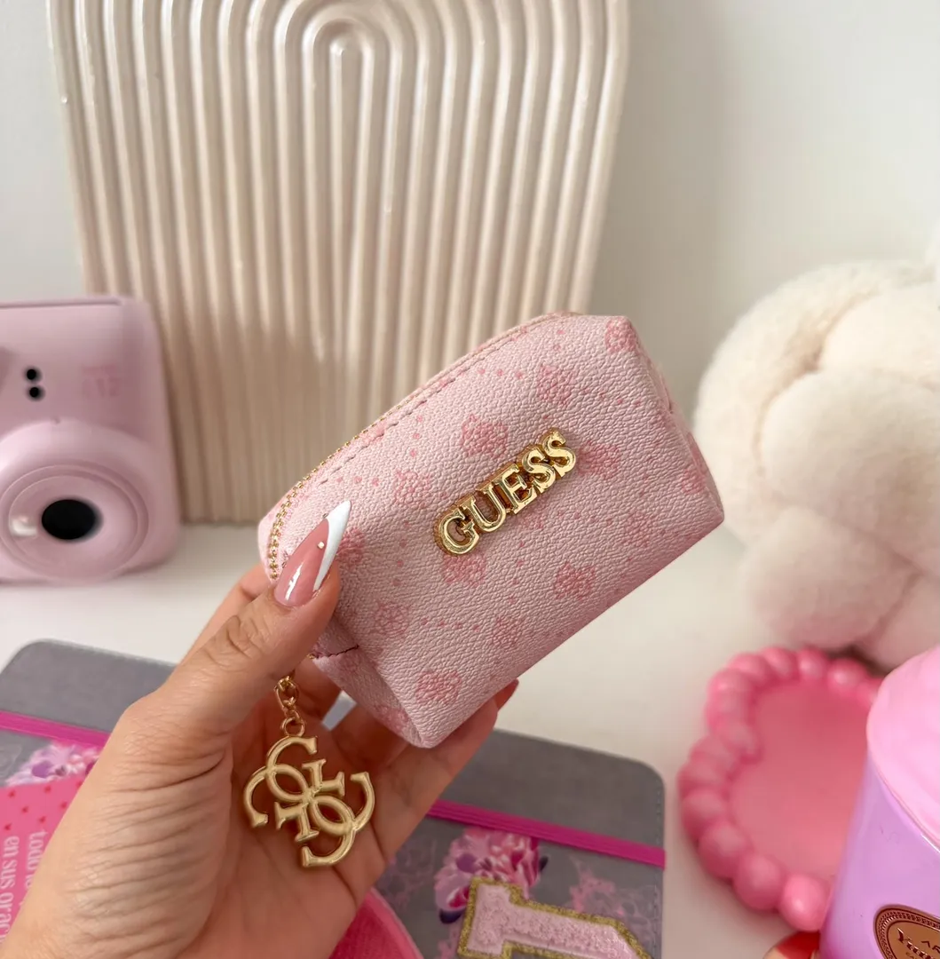 Monederos guess 