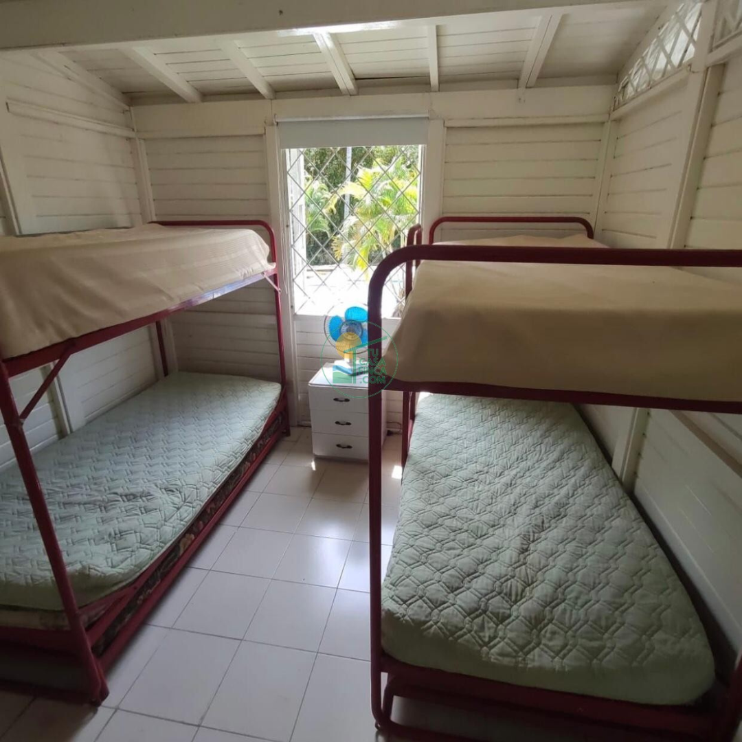 MELGAR |10|12 PERSONAS