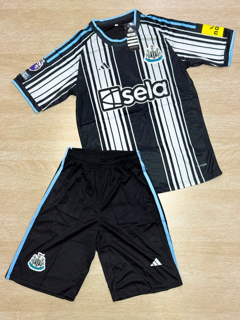 000 NEWCASTLE UNITED F.C