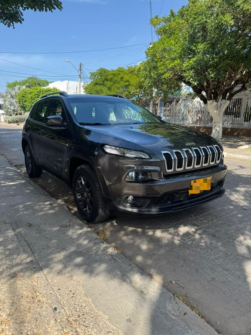JEEP CHEROKEE 3.2L AUT 4X4 2015 LONGITUDE