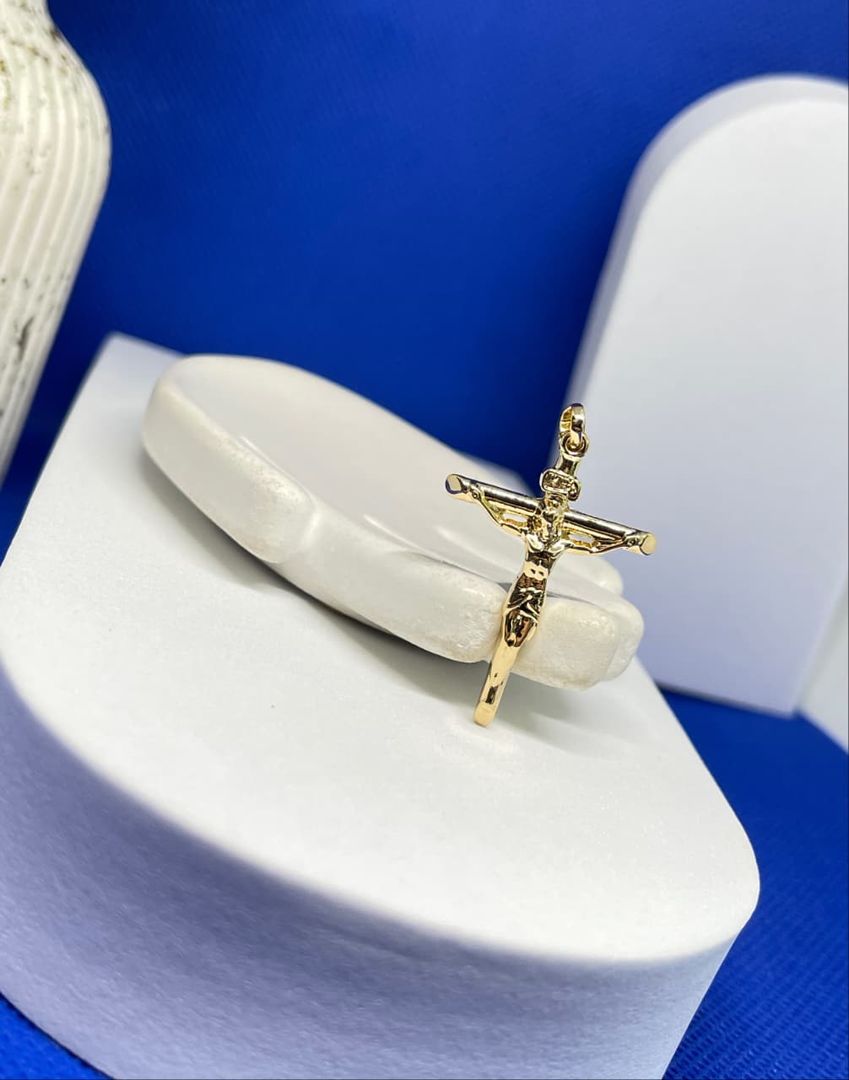 Dije cristo cruz inri tallado 4cm