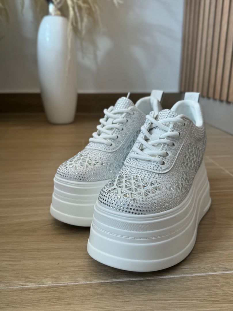 TENIS BRILLO CORDONES 