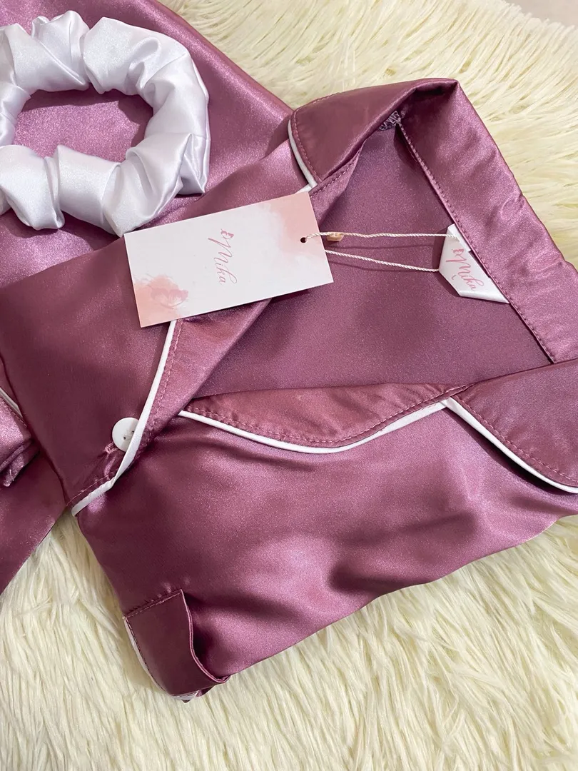 Set "Amelia" / Seda 
