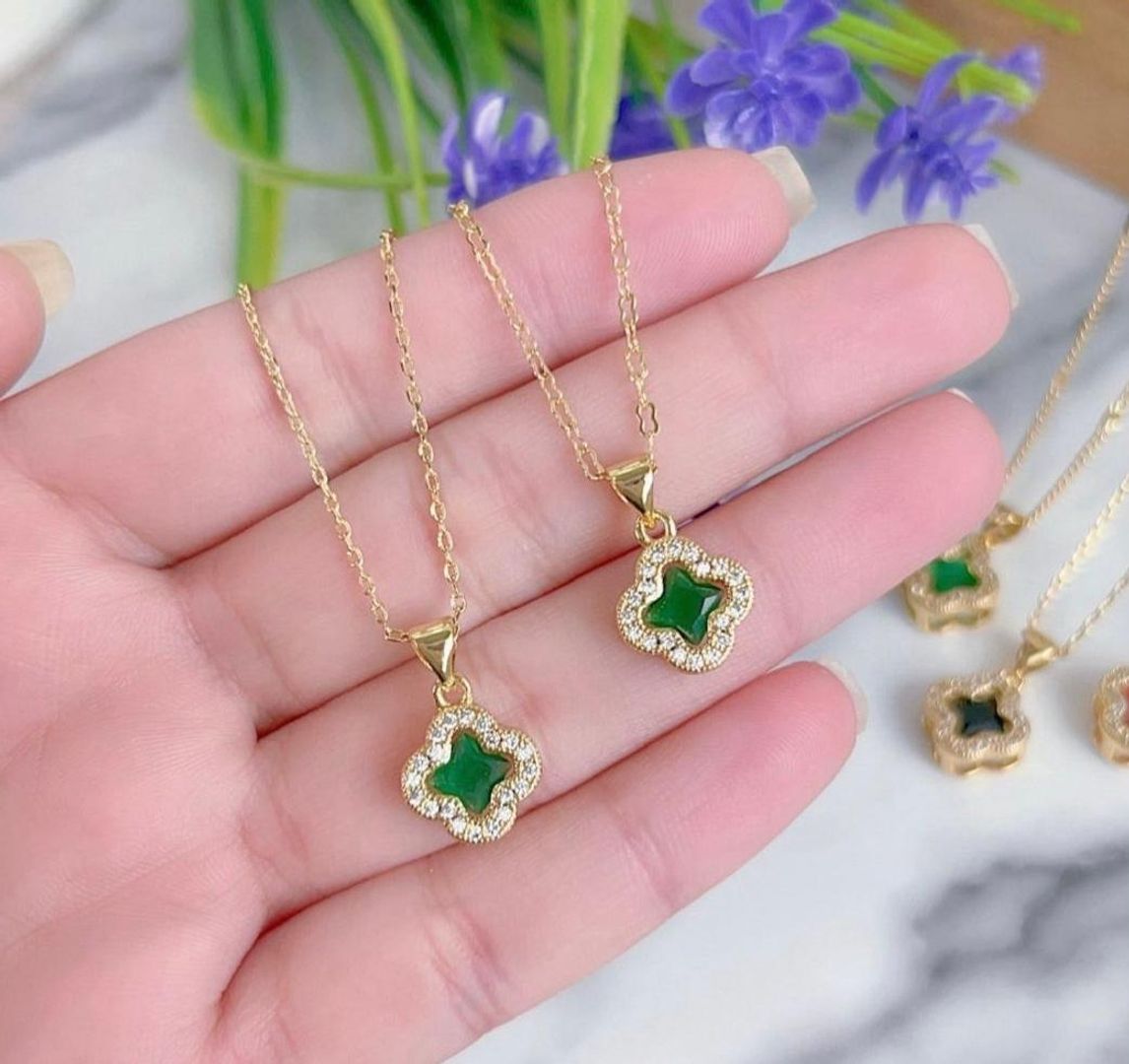 COLLAR DE TREBOL VERDE