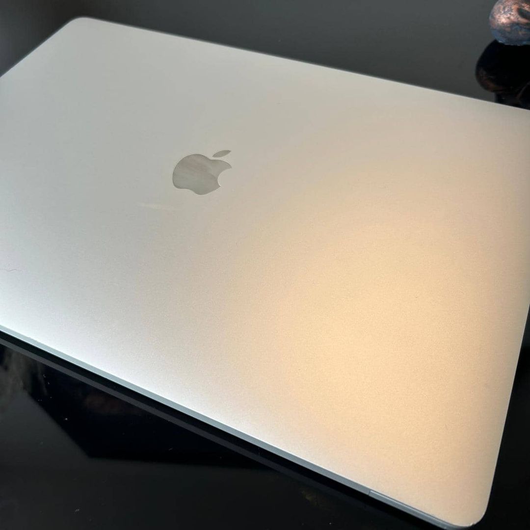 MacBook Pro A2141 16”