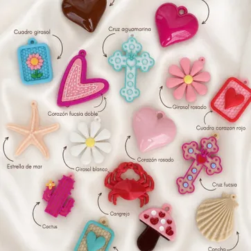 Imagen del producto Dijes multicolores 