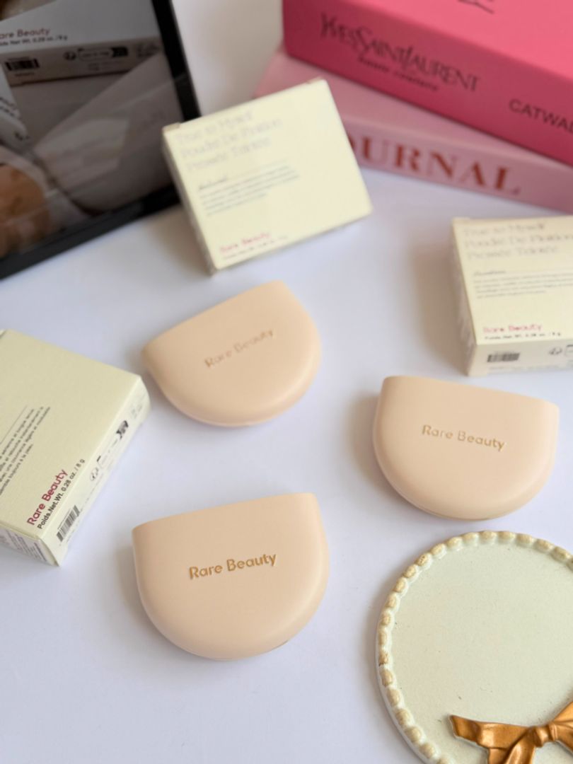 POLVO COMPACTO RARE BEAUTY