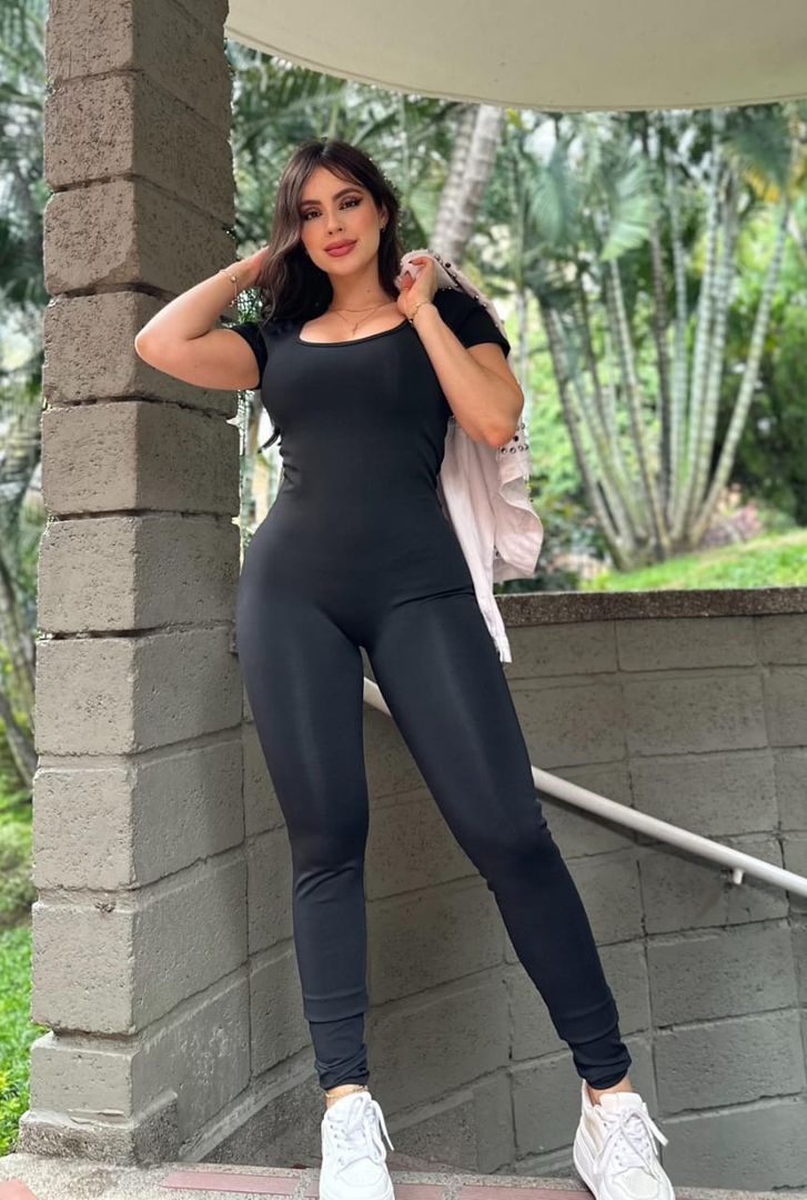 Enterizo largo licra push app 