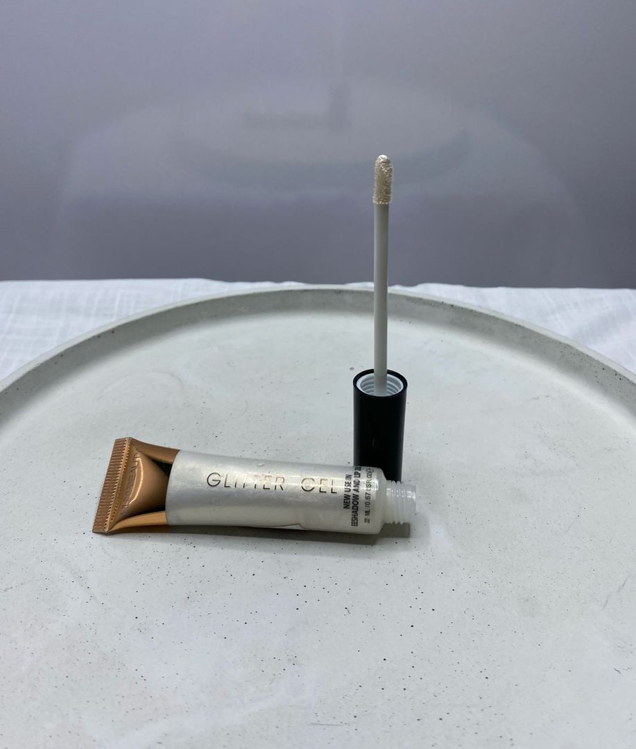 Gel de brillo, nuevo uso en sombras y labios 
