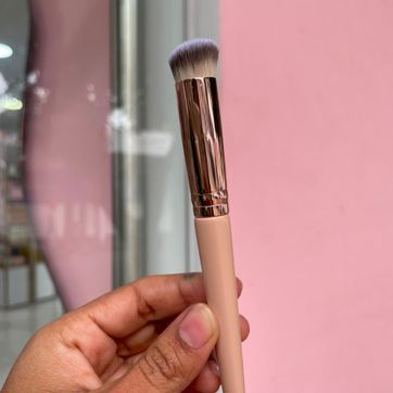 BROCHA CORRECTOR HUDA3EALITY - imagen 1