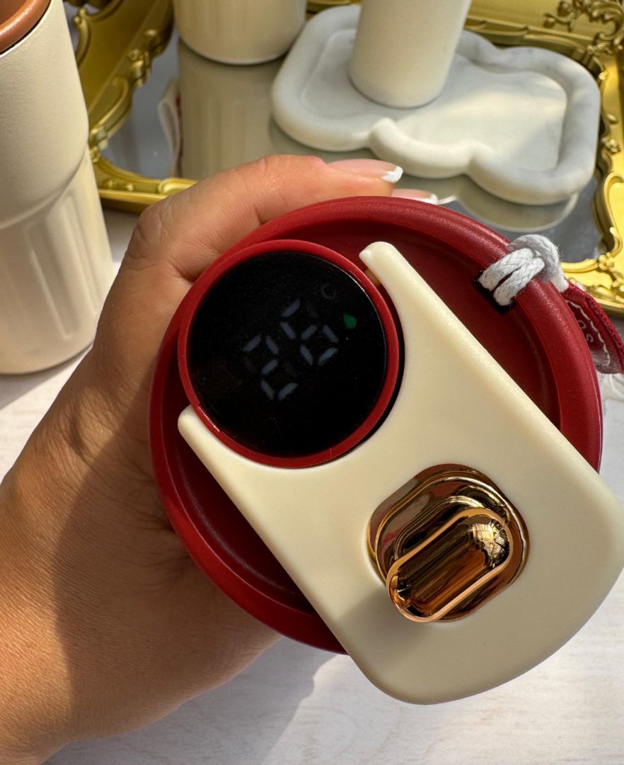 Mug térmico con medición de temperatura 