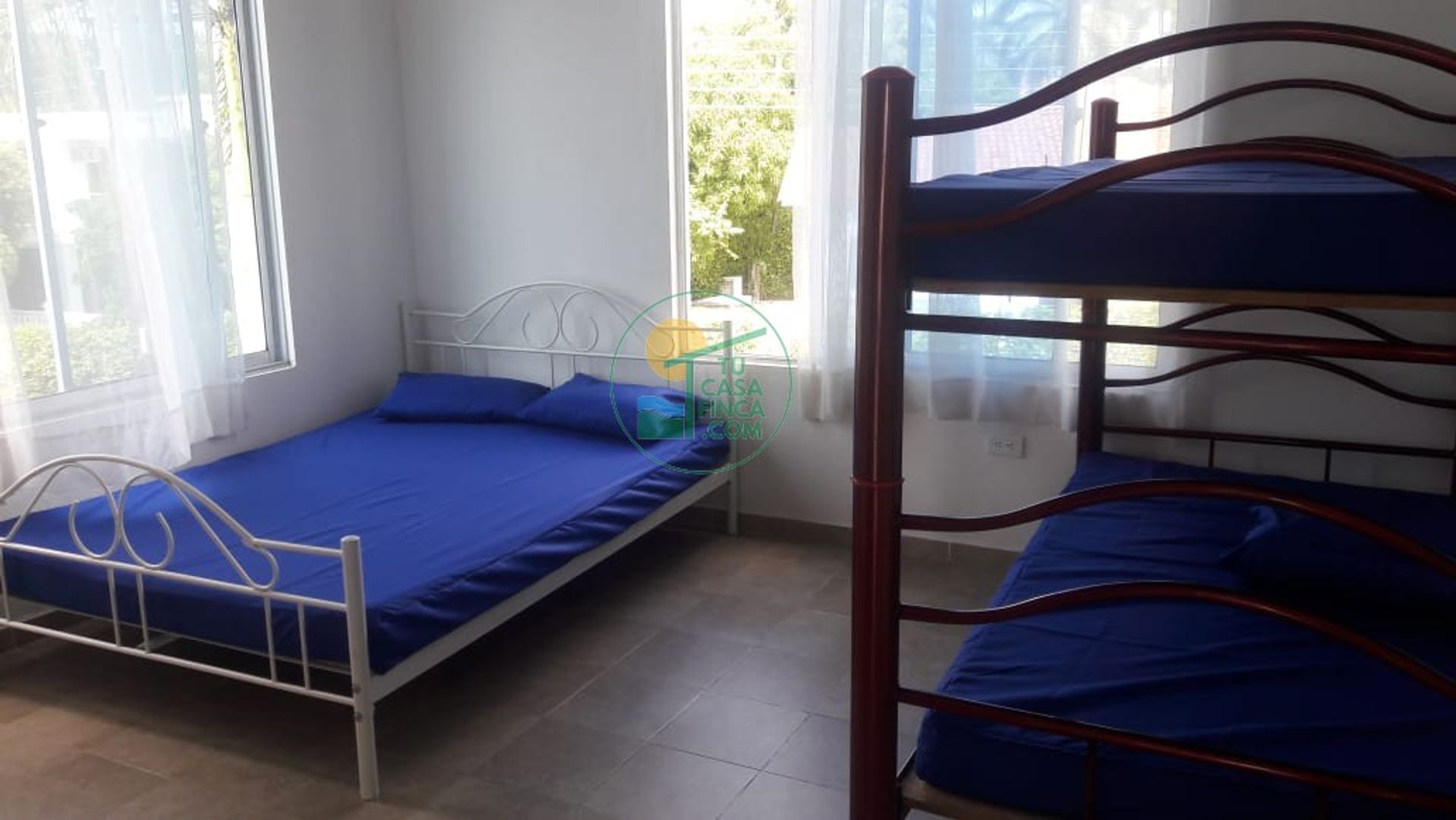 MELGAR  |12 PERSONAS