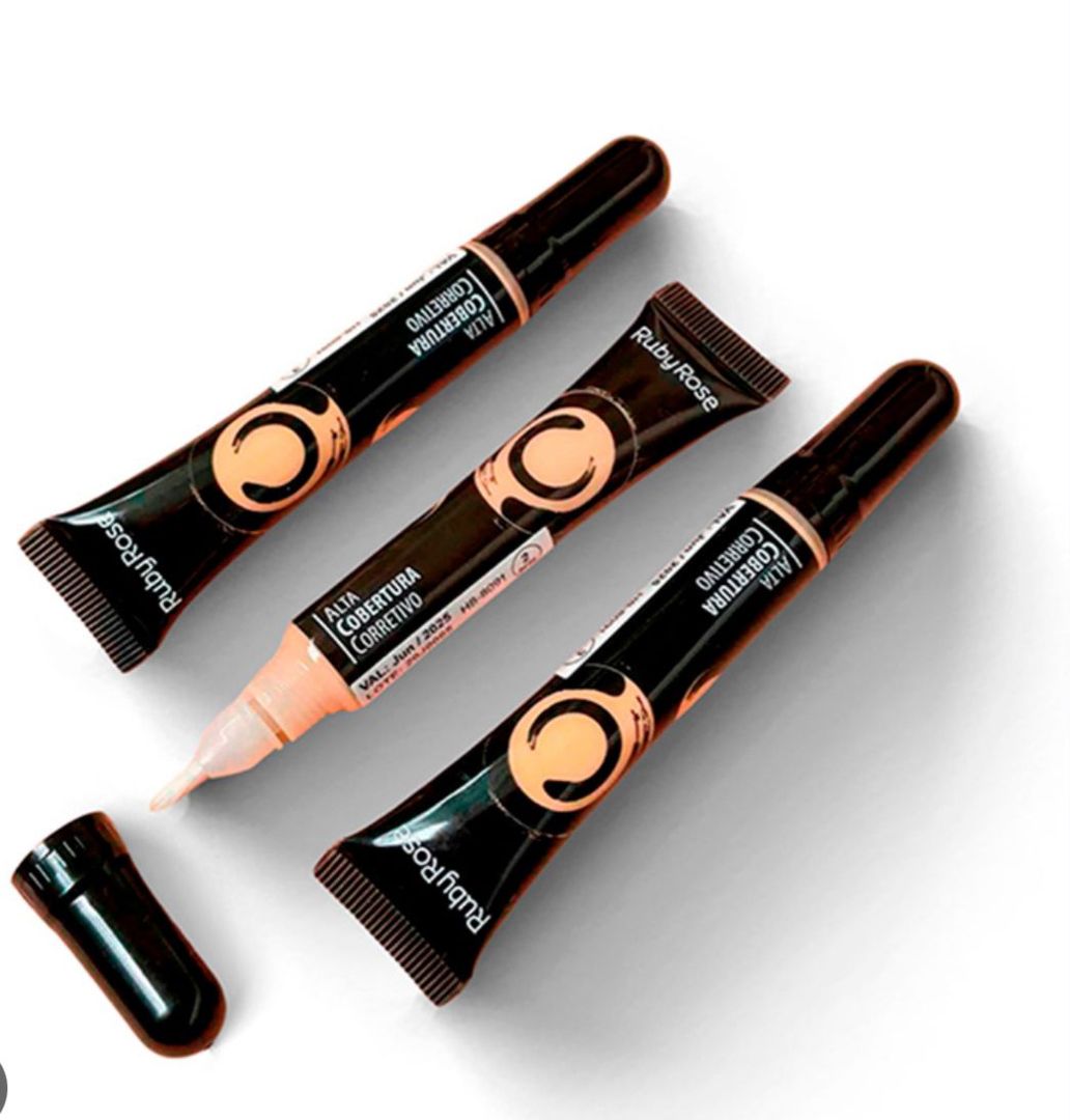 942- CORRECTOR ALTA COBERTURA RUBY ROSE