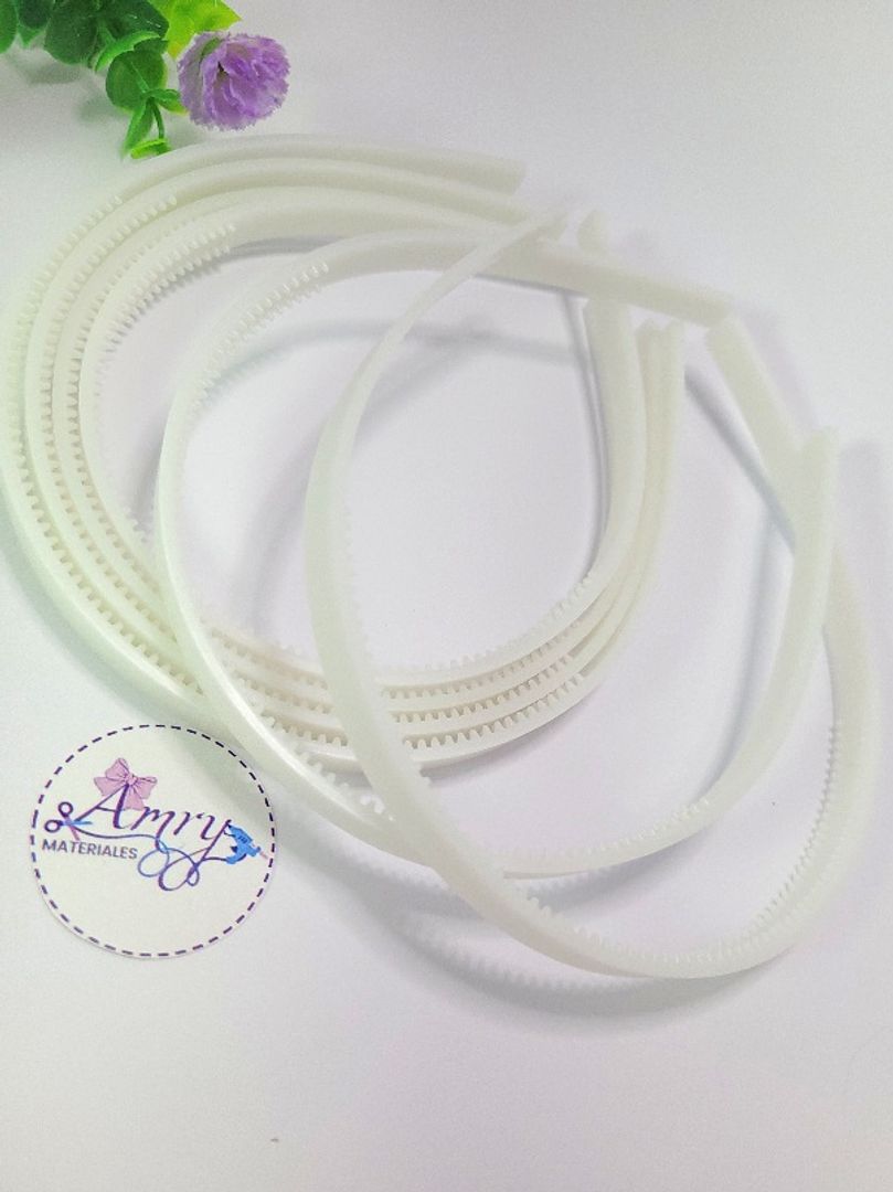 Unid. Balaca con dientes 1cm plana