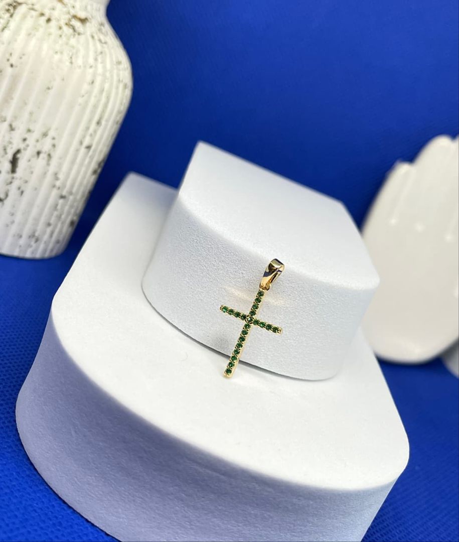 Dije cruz verde circonias mediana 2.7cm