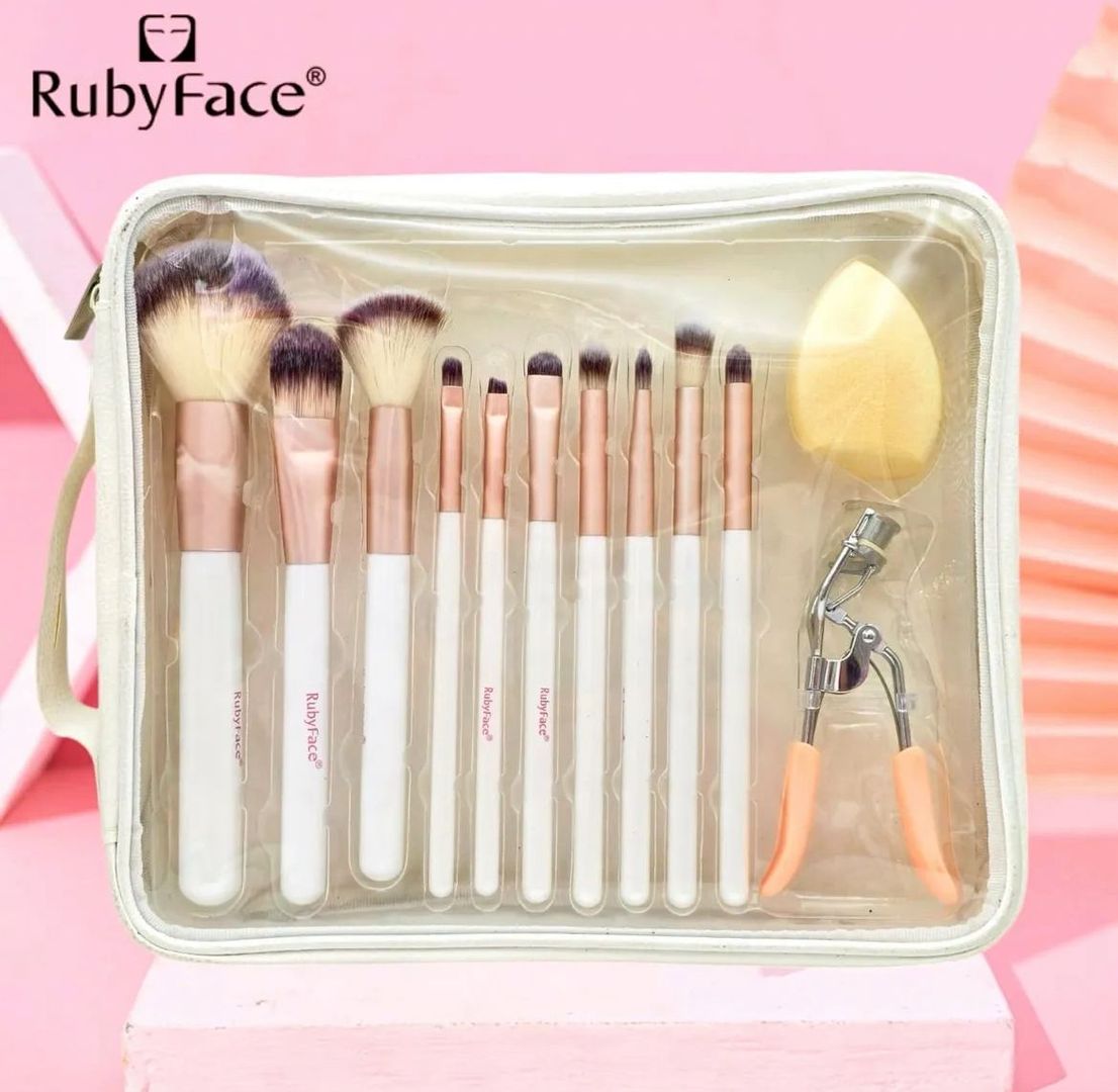 KIT DE BROCHAS CON ESTUCHE RUBY FACE