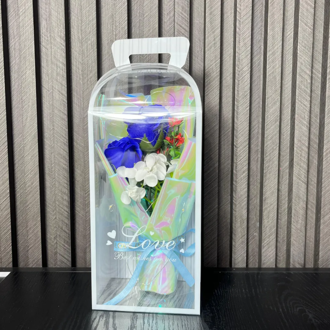 RAMO ROSAS EN ACETATO AZUL GRANDE