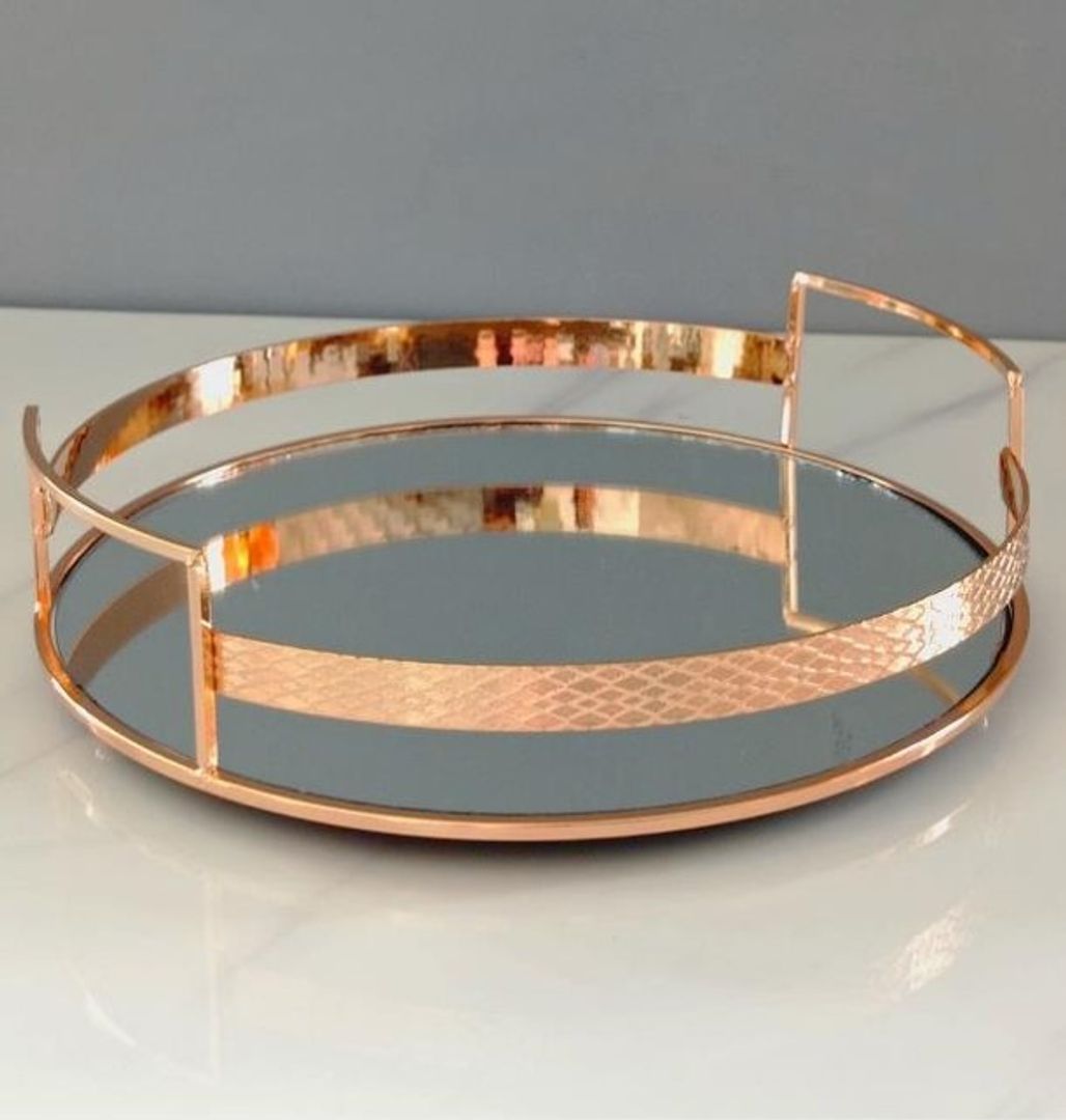 bandeja dorada en metal con espejo