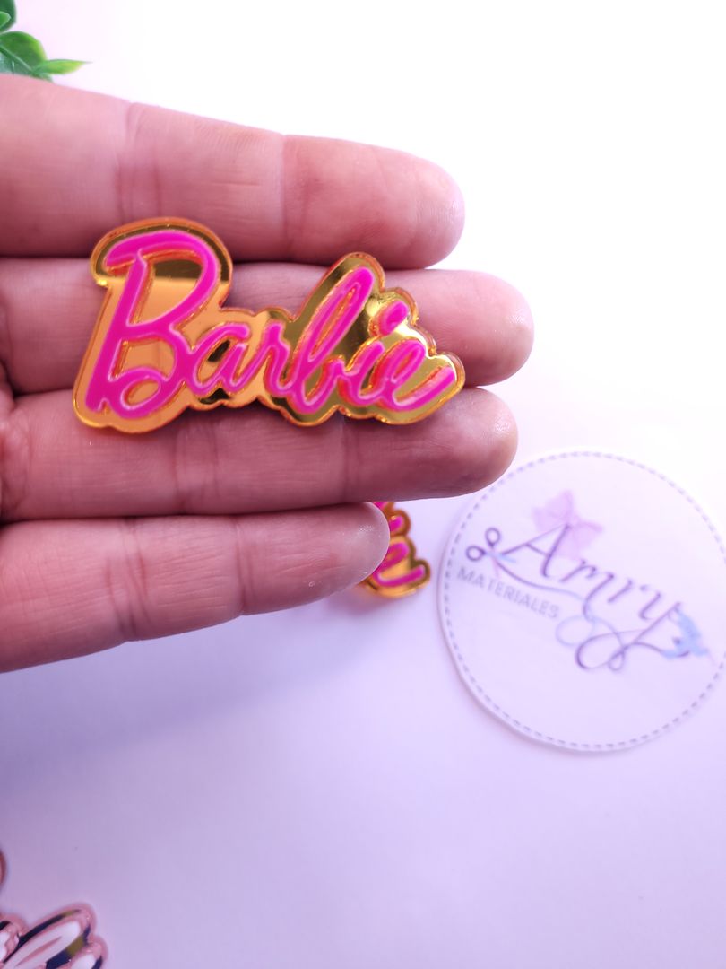 Acrílico 5x2.8cm Barbie Dorado y fucsia 