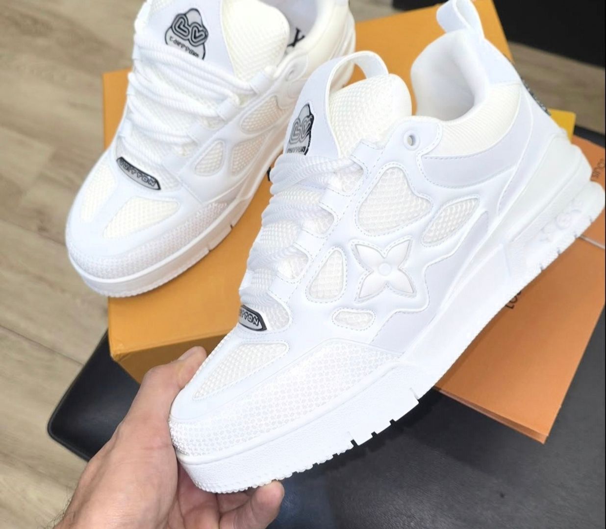 Lv skate triple white