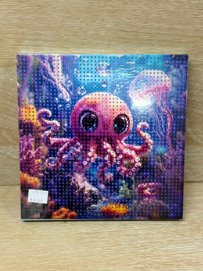879 DIAMOND PAINTING 