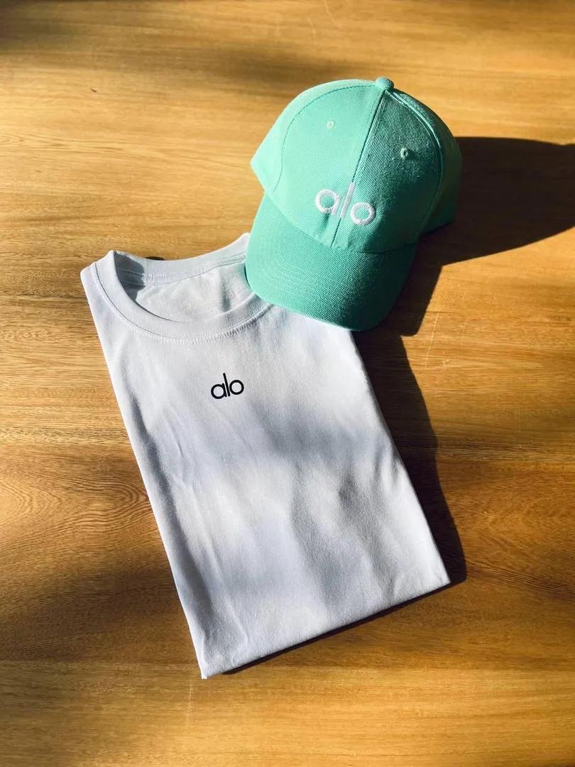 DUO DE CAMISETA + GORRA BORDADA