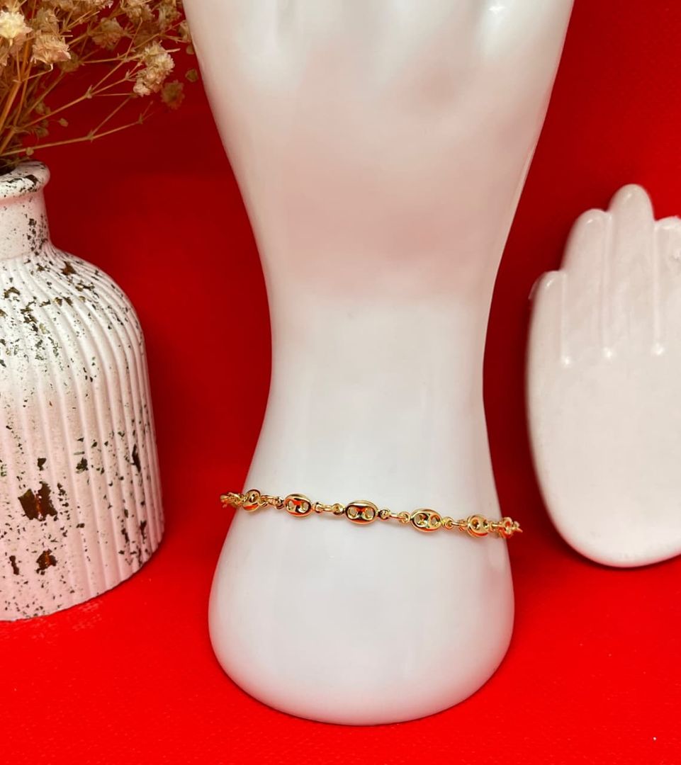 Pulsera gucci semigruesa de 4mm y 20cm