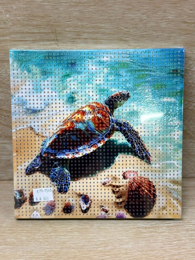 879 DIAMOND PAINTING 