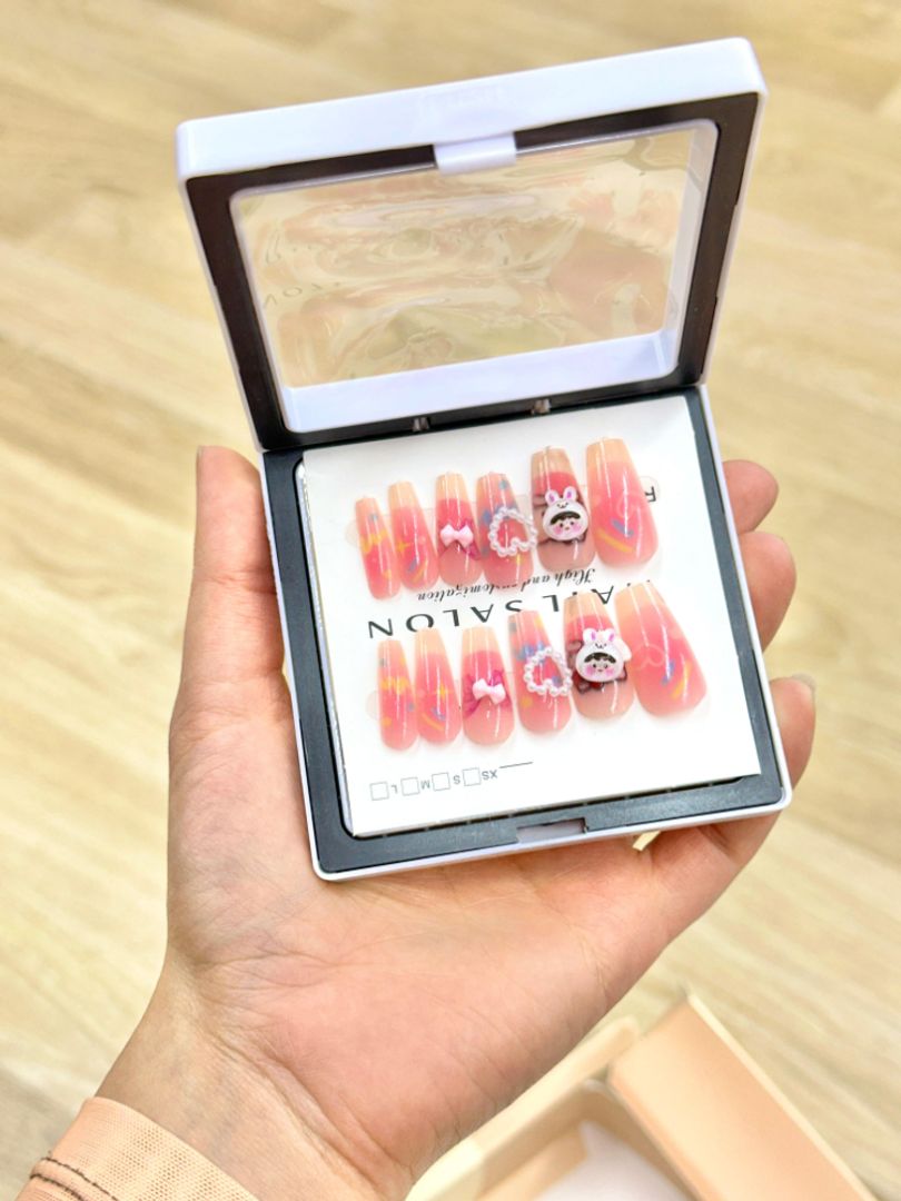 ️uñas postillas 3D  HELLO KITTY 